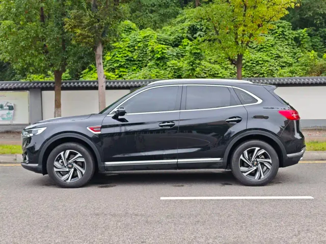 Hongqi HS5 — Фото автомобиля 5
