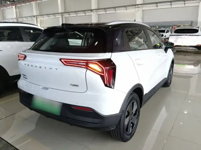 Geely Geometry E Firefly — Фото автомобиля 6
