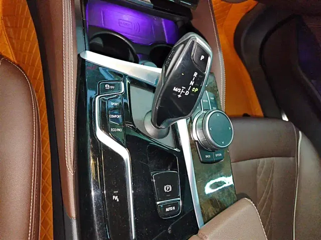 BMW 5 Series — Фото автомобиля 5