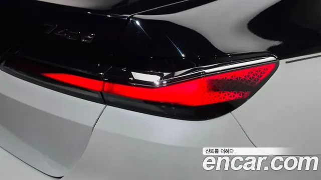 BMW 7 Series — Фото автомобиля 8