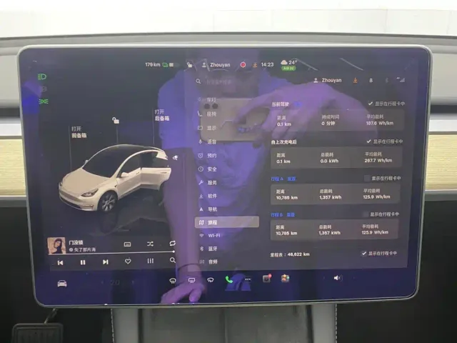 Tesla Model Y — Фото автомобиля 15