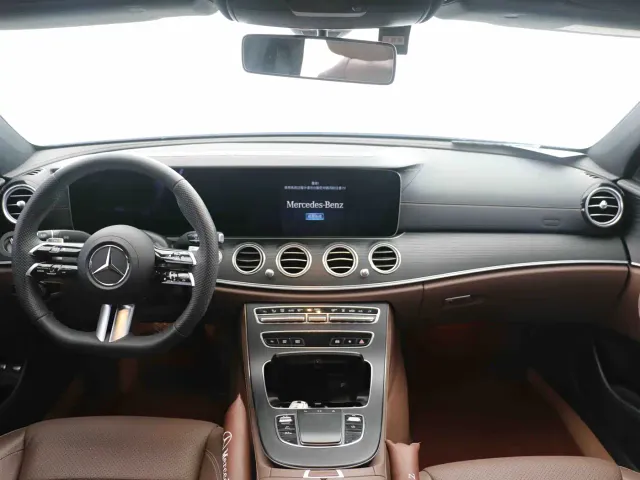 Mercedes-Benz E-Class — Фото автомобиля 8