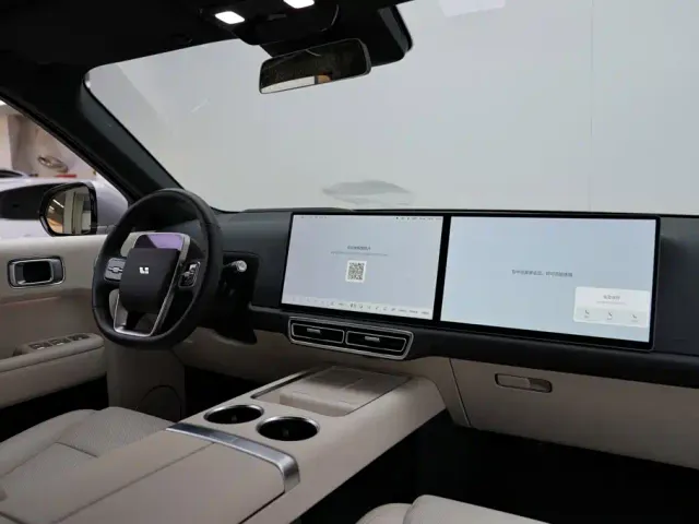 Li Auto L9 — Фото автомобиля 8