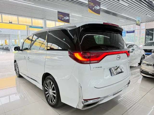 GAC Trumpchi M8 — Фото автомобиля 6