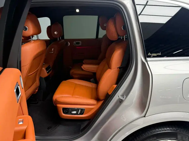 Li Auto L8 — Фото автомобиля 13