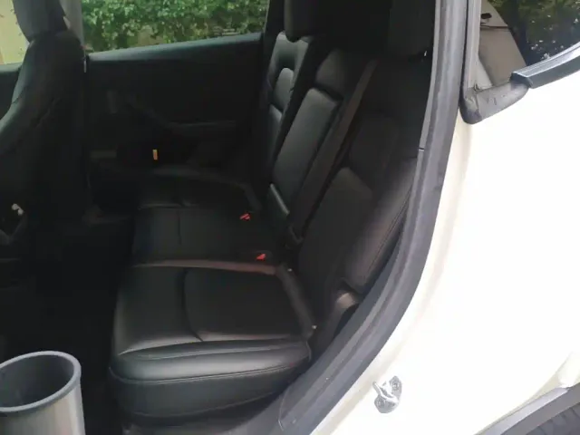 Tesla Model Y — Фото автомобиля 16
