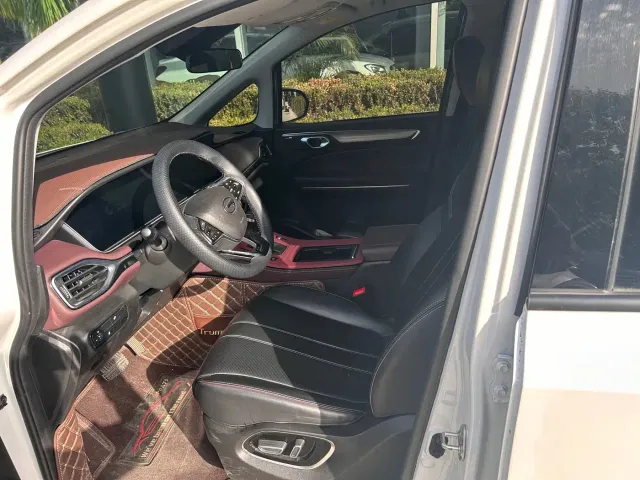 GAC Trumpchi M6 — Фото автомобиля 7
