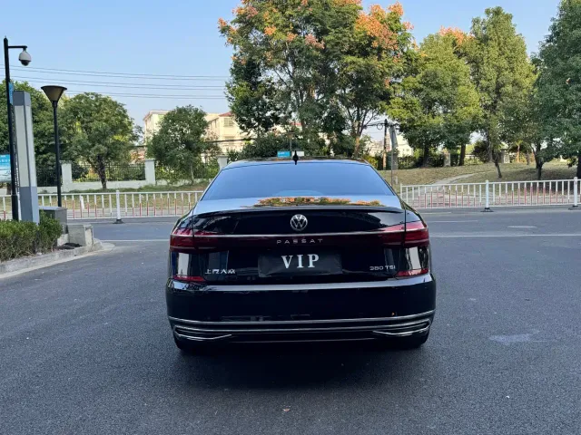 Volkswagen Passat — Фото автомобиля 6