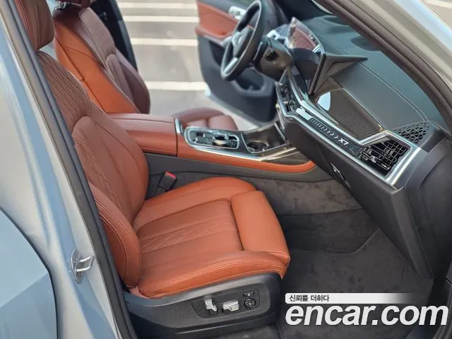 BMW X7 — Фото автомобиля 10