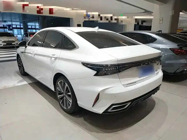 Chery Arrizo 8 — Фото автомобиля 4