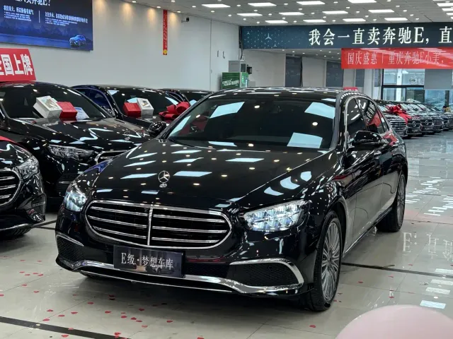 Mercedes-Benz E-Class — Фото автомобиля 3