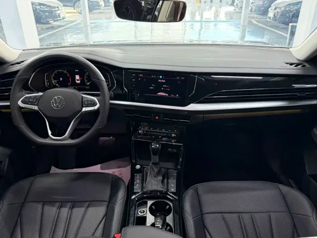Volkswagen Passat — Фото автомобиля 8