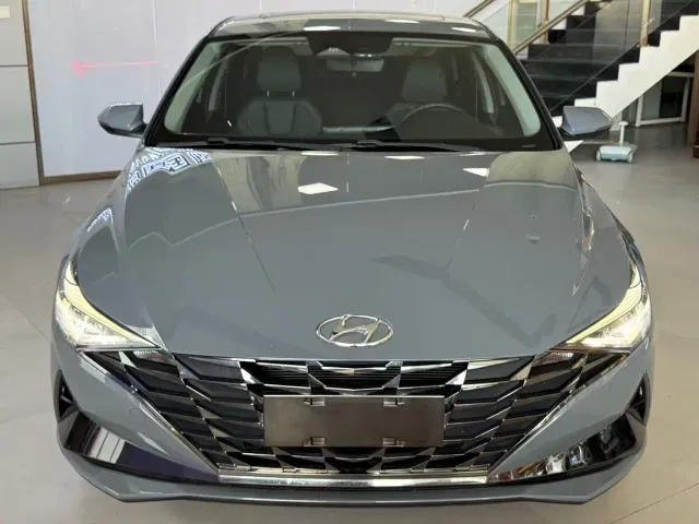 Hyundai Elantra — Фото автомобиля 2