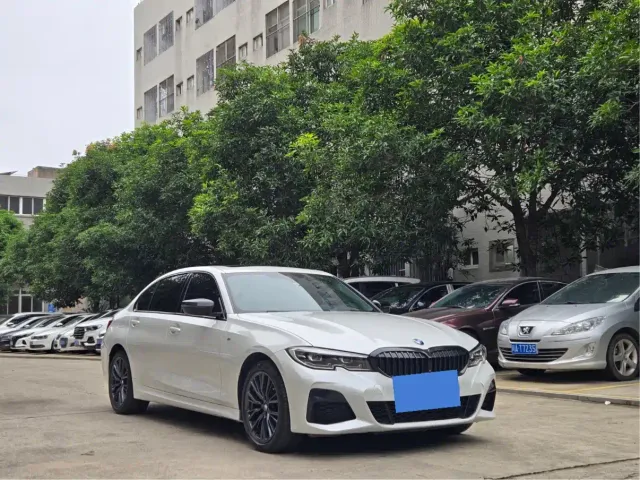 BMW 3 Series — Фото автомобиля 3
