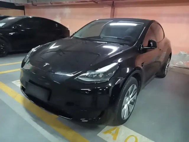 Фотография автомобиля — Tesla Model Y