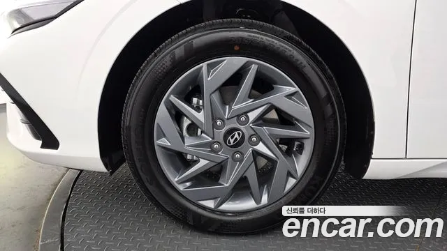 Hyundai Avante — Фото автомобиля 5