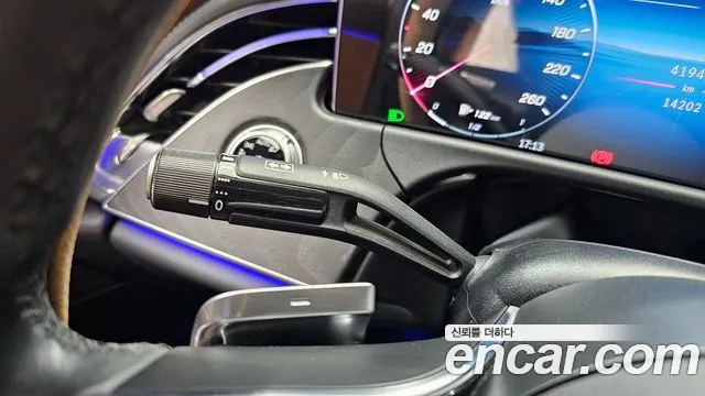 Mercedes-Benz E-Class — Фото автомобиля 26
