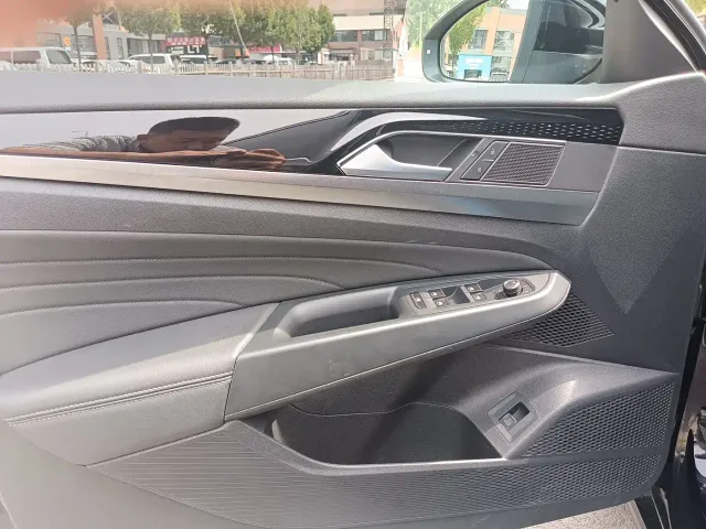 Volkswagen Passat — Фото автомобиля 16