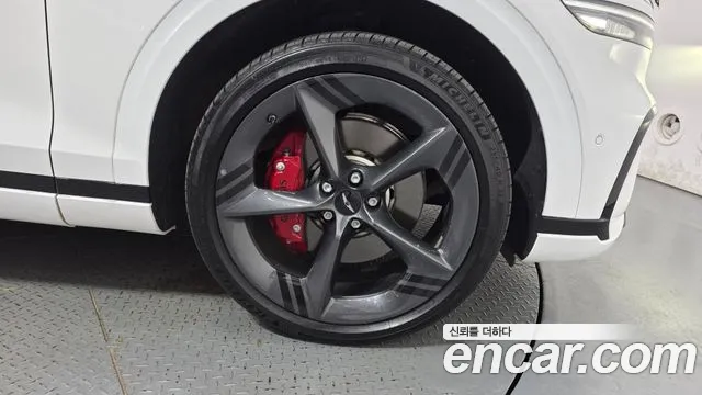 Genesis GV70 — Фото автомобиля 6