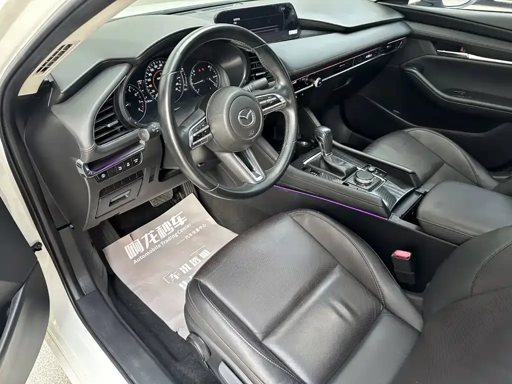 Mazda Mazda3 Axela 2021 2.0L Automatic Quality Elegance — Фото автомобиля 8