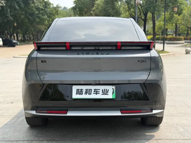 Lynk & Co Z20 — Фото автомобиля 5