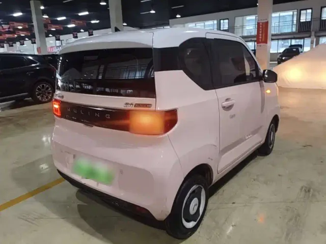 Wuling Hongguang Mini EV — Фото автомобиля 6