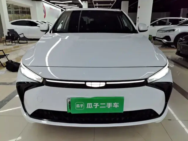 Geely Geometry G6 — Фото автомобиля 2