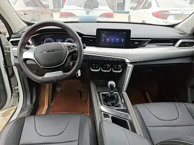 BAIC X3 — Фото автомобиля 9