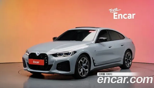 Фотография автомобиля — BMW i4