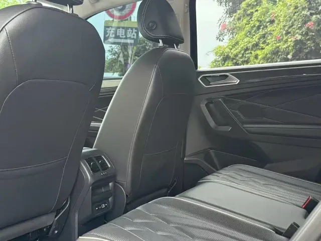 Volkswagen Tiguan L — Фото автомобиля 4