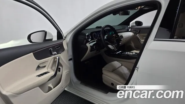 Mercedes-Benz A-Class W177 — Фото автомобиля 15