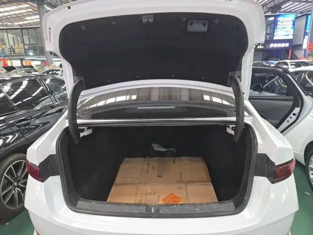 BYD Qin PLUS — Фото автомобиля 18
