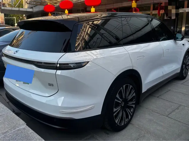 Nio ES8 — Фото автомобиля 2
