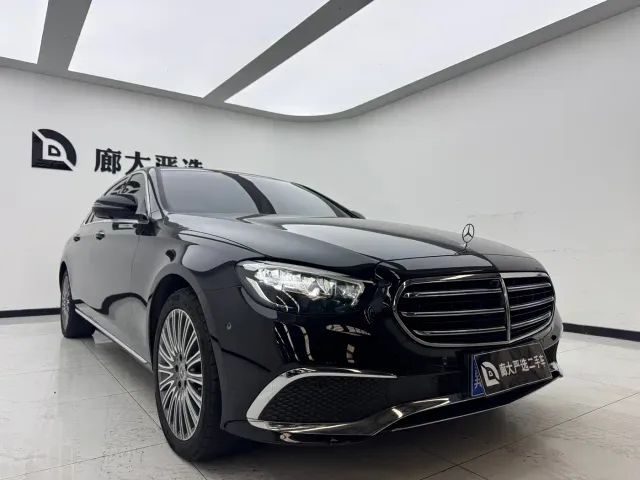 Mercedes-Benz E-Class — Фото автомобиля 3