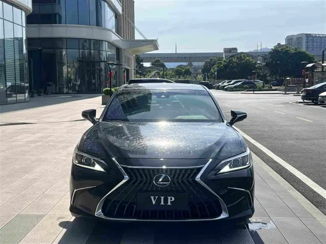 Lexus ES — Фото автомобиля 2
