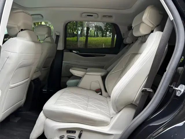 Ford Edge — Фото автомобиля 9