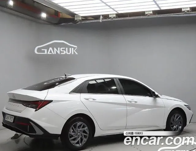 Hyundai Avante — Фото автомобиля 4