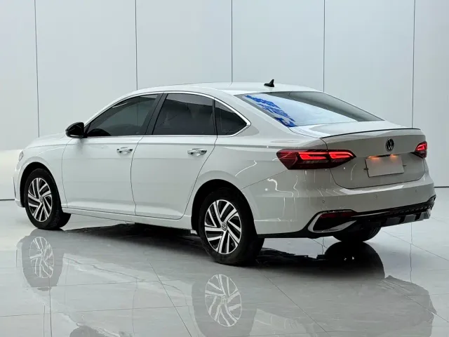 Volkswagen Lavida — Фото автомобиля 13
