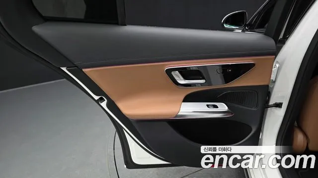 Mercedes-Benz E-Class — Фото автомобиля 6