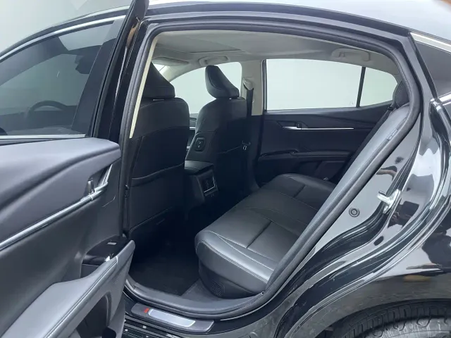 Toyota Camry — Фото автомобиля 12