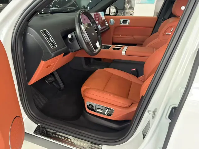 Li Auto L7 — Фото автомобиля 5