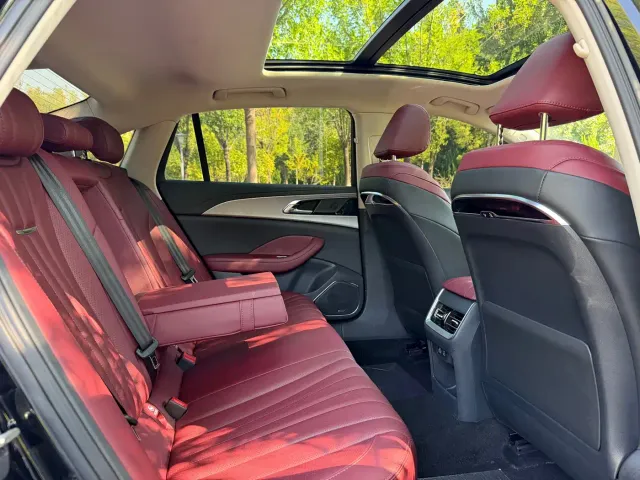 Hongqi H5 — Фото автомобиля 7