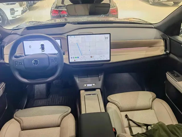 Volvo XC70 Plug-in Hybrid — Фото автомобиля 4