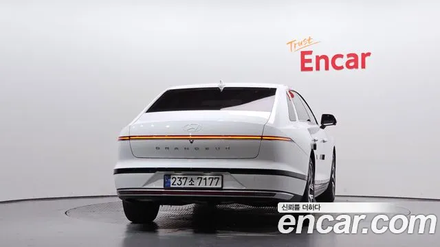 Hyundai Grandeur GN7 — Фото автомобиля 4