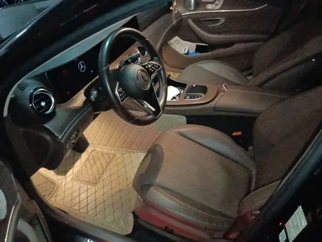 Mercedes-Benz E-Class — Фото автомобиля 17