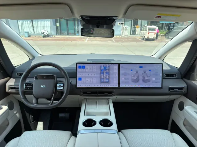 Li Auto MEGA — Фото автомобиля 8