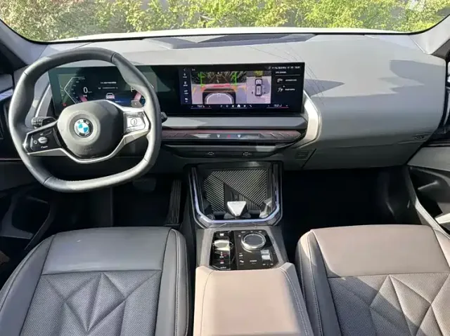 BMW BMW X3 2025 xDrive25L Luxury Package — Фото автомобиля 6