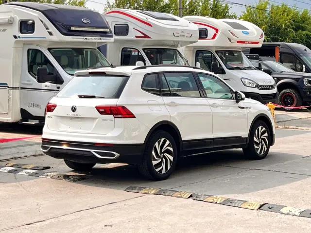 Volkswagen Tiguan L — Фото автомобиля 3