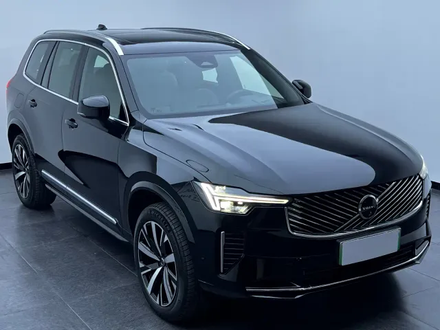 Volvo XC90 — Фото автомобиля 3