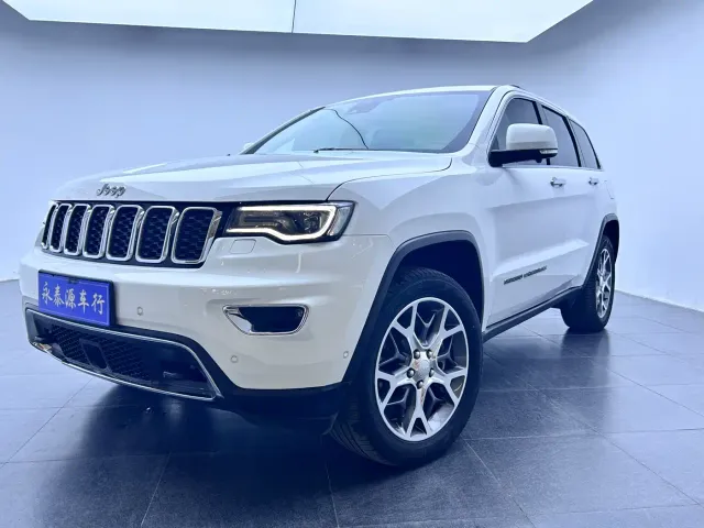 Фотография автомобиля — Jeep Grand Cherokee
